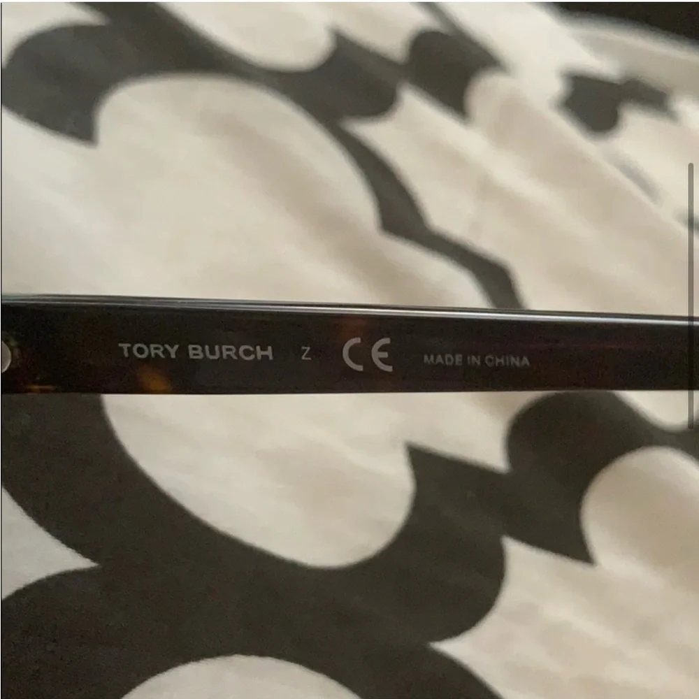 Gorgeous Tory Burch Brown Cat-Eye Sunglasses - gently used! - Picture 3 of 6